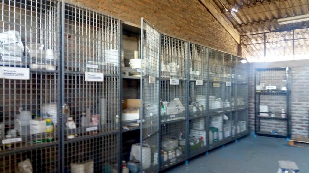 Área de almacenamiento de insumos agrícolas